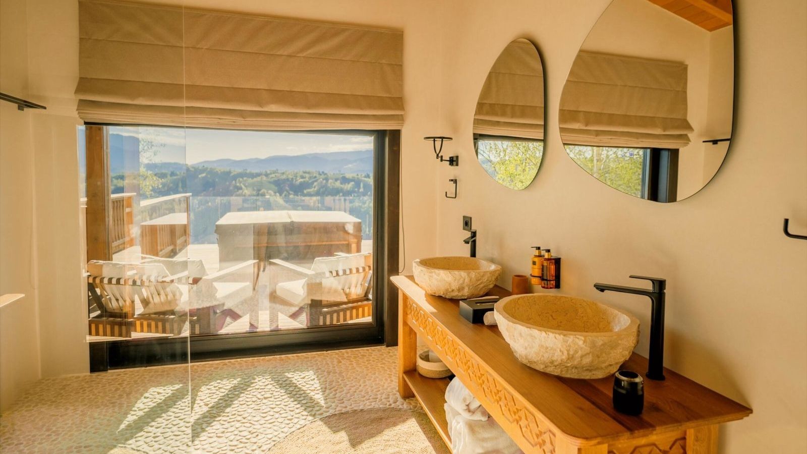 Tadelakt: un finisaj tradițional pentru spații contemporane 5 Baie tadelakt - Matca Hotel Relais & Chateaux