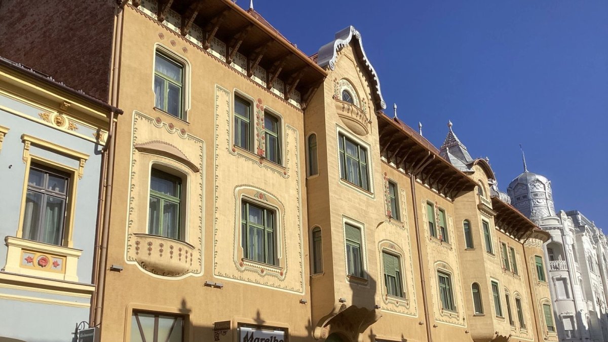 Care sunt diferențele dintre renovare și restaurare? 3 Fațadă restaurată Palat Stern, Oradea